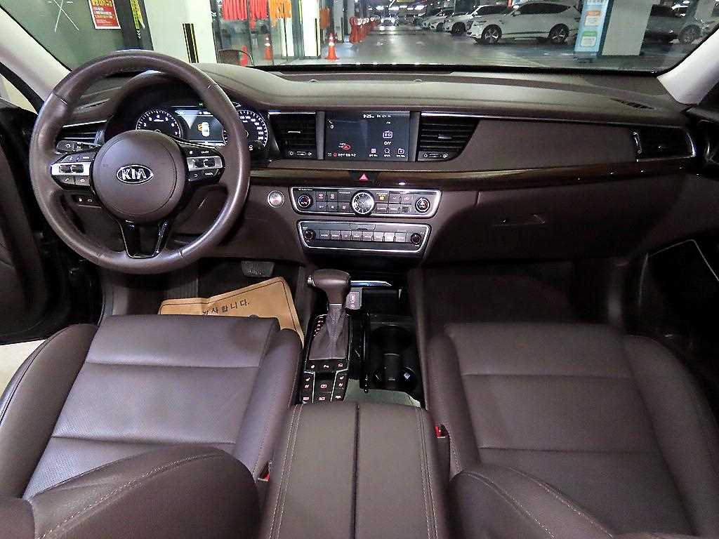 KIA K7 - Vista 10