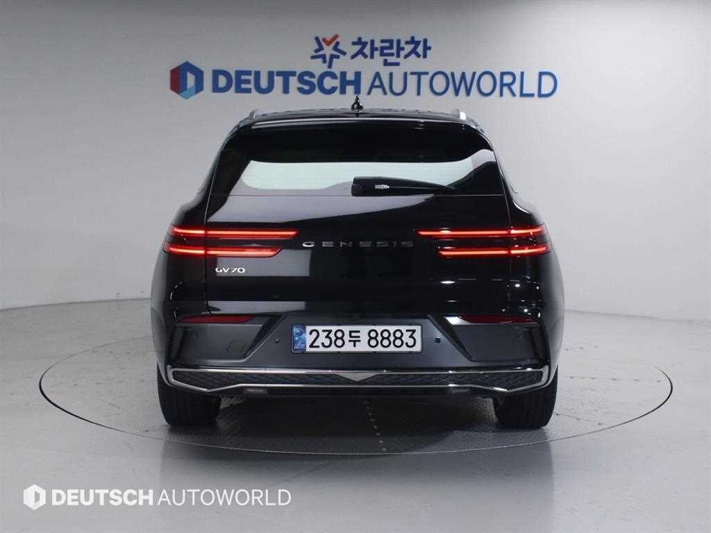 Genesis GV70 - Vista 5