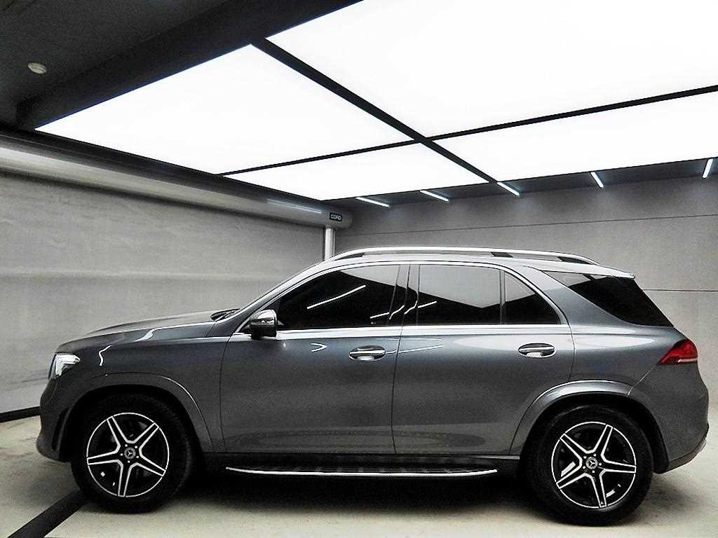 Mercedes Benz GLE Class - Vista 4