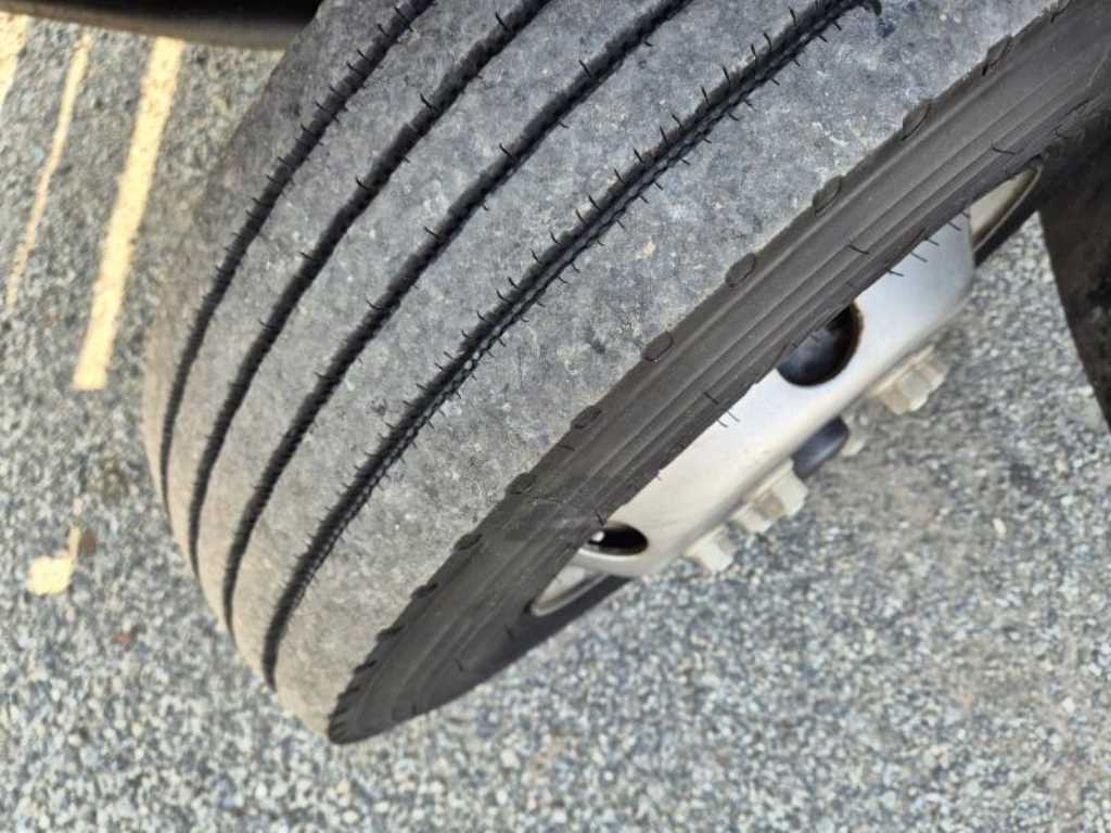 medium and large cargo truck - Vista 8