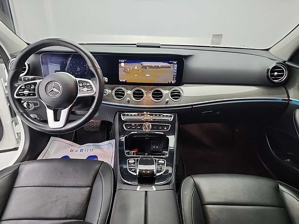Mercedes Benz E class - Vista 7