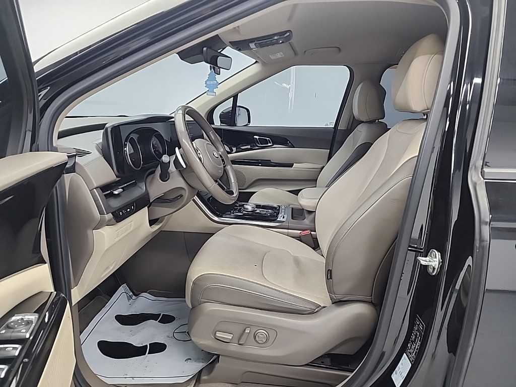 KIA Carnival - Vista 11
