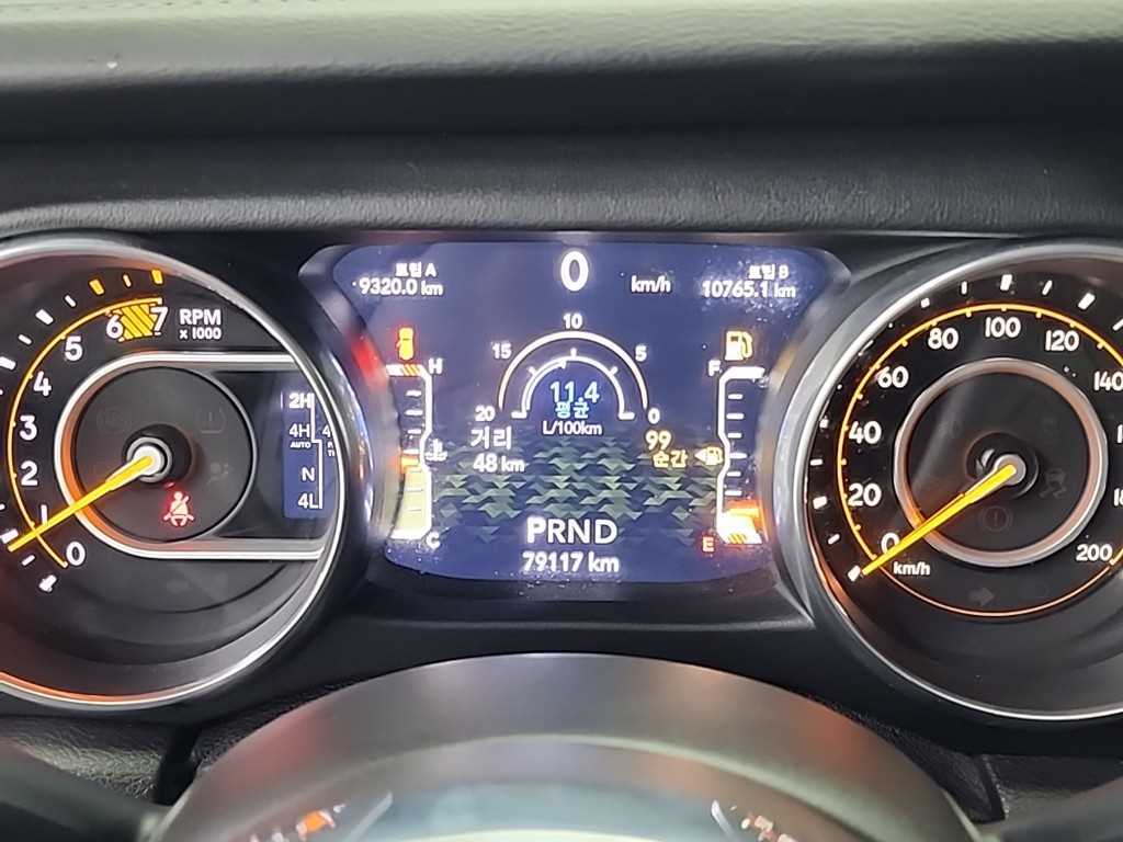 Jeep Wrangler - Vista 6