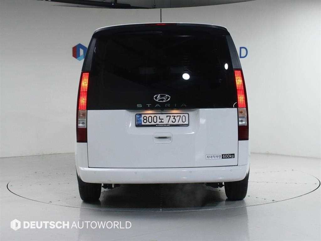 HYUNDAI Staria - Vista 4