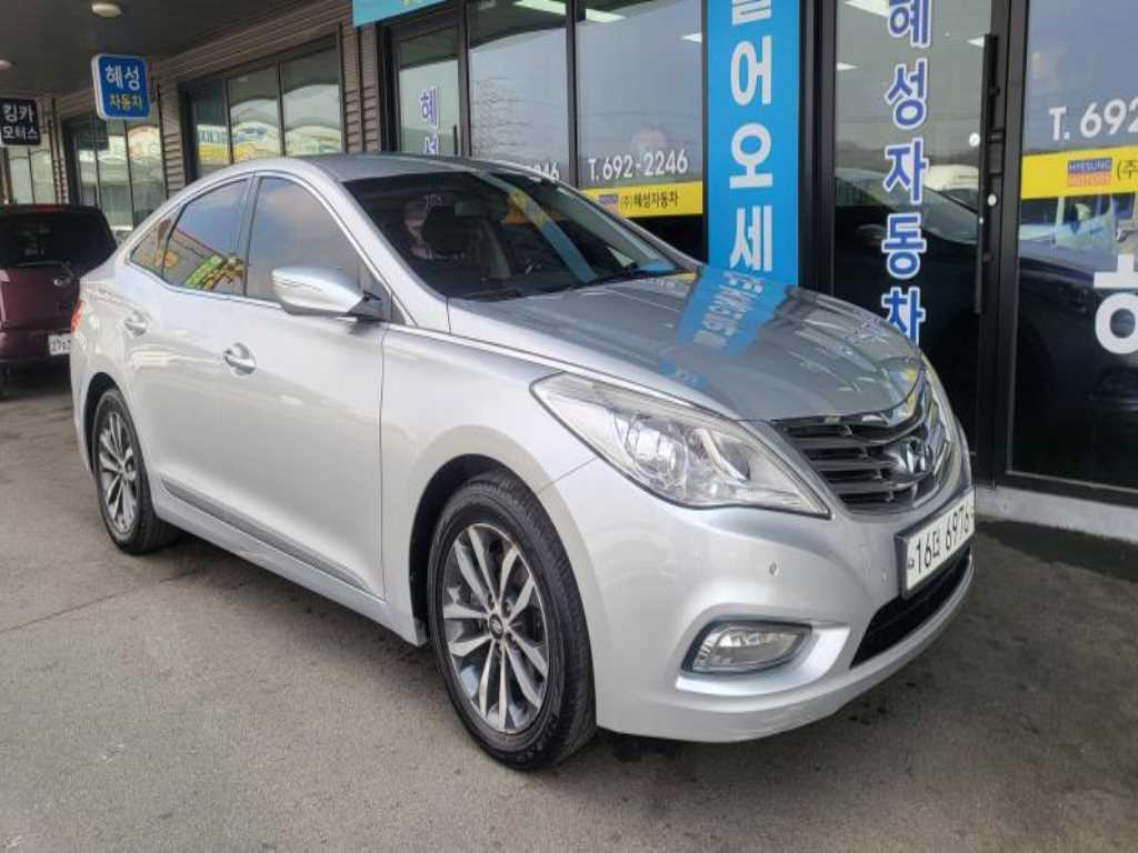 HYUNDAI Grandeur - Vista 5
