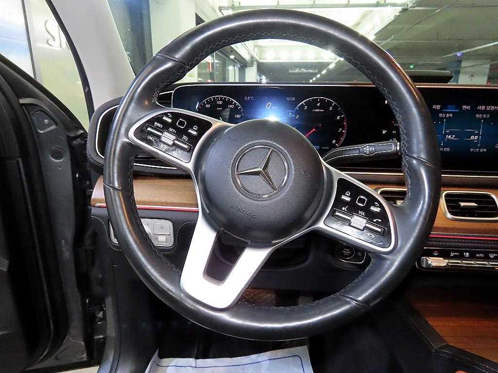 Mercedes Benz GLE Class - Vista 8