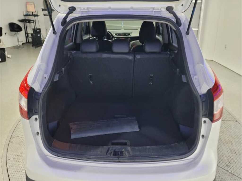 Nissan Cashkai - Vista 9