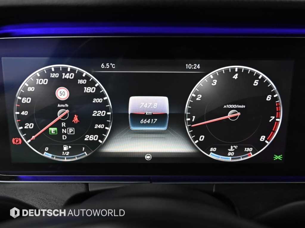 Mercedes Benz E class - Vista 8