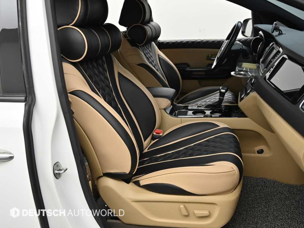 KIA Carnival - Vista 10