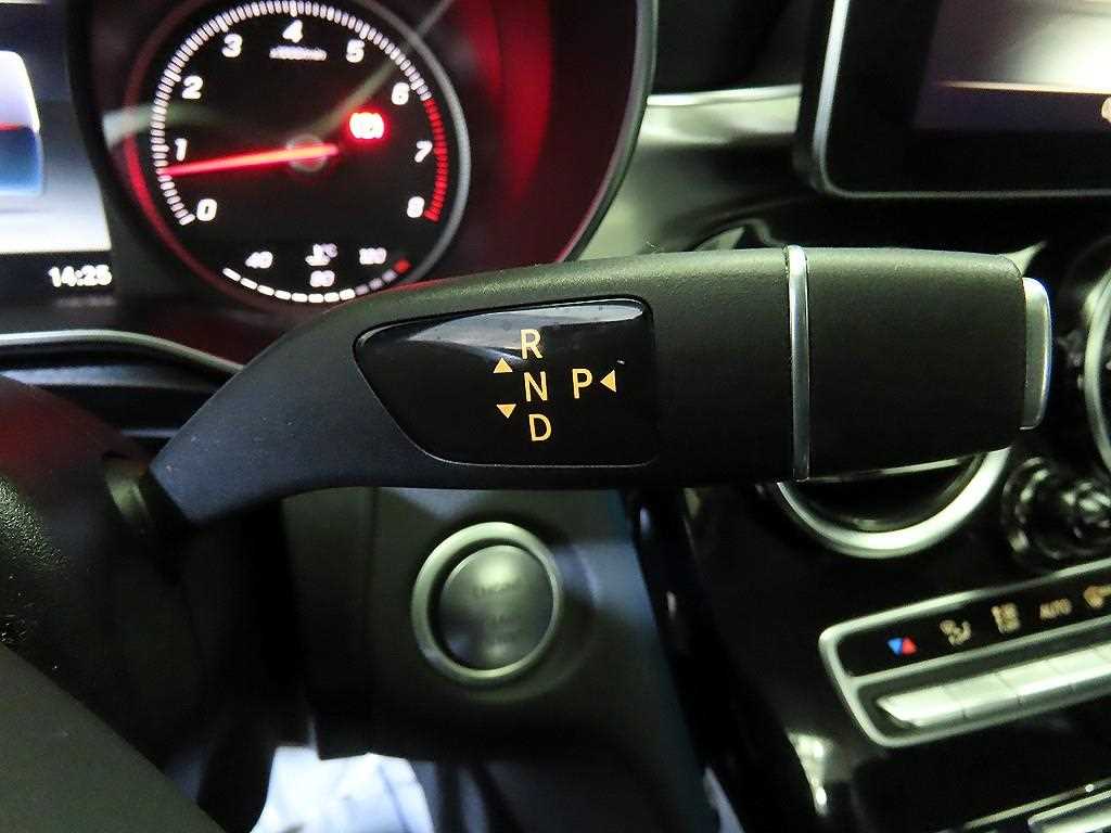 Mercedes Benz C Class - Vista 12