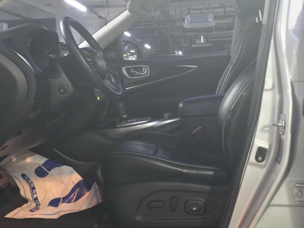 Infiniti QX - Vista 5