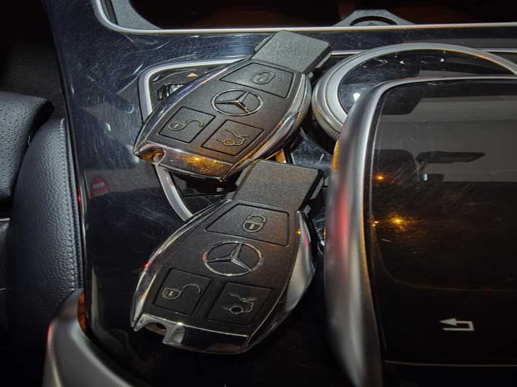 Mercedes Benz C Class 2017 Azul - Importación desde Corea - HF Imports Iquique - Foto 16