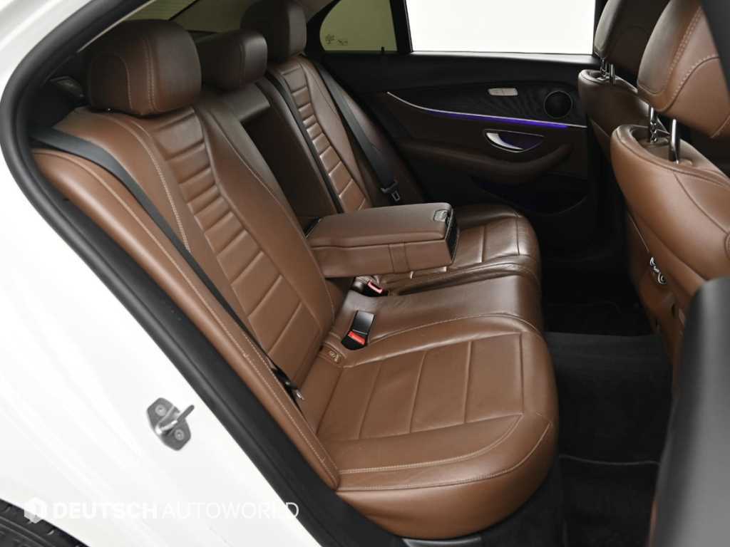 Mercedes Benz E class - Vista 12