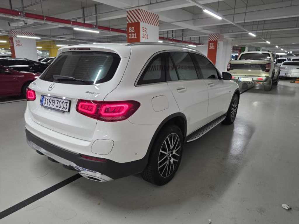 Mercedes Benz GLC Class - Vista 5