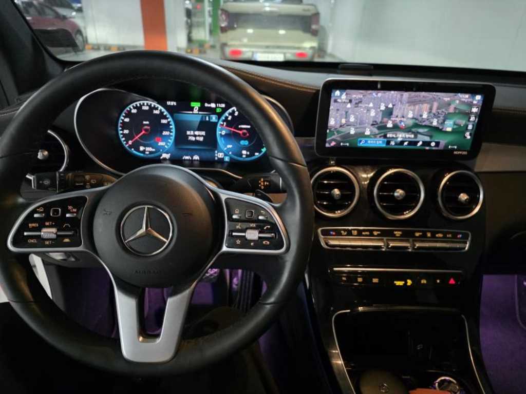 Mercedes Benz GLC Class - Vista 9