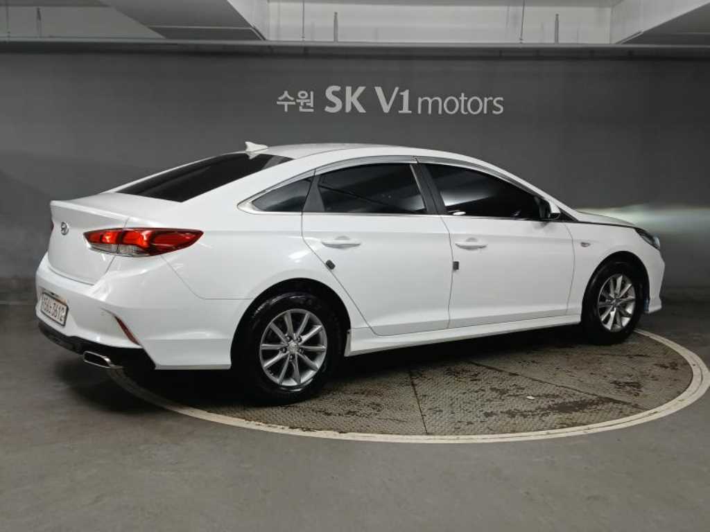 HYUNDAI Sonata - Vista 4