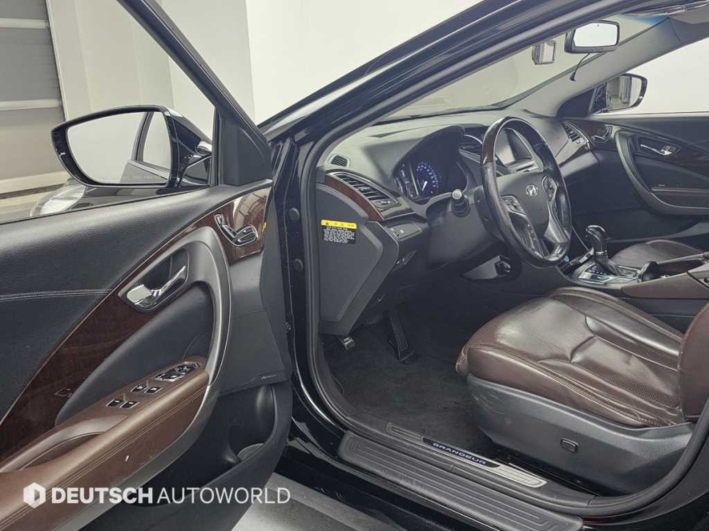 HYUNDAI Grandeur - Vista 11