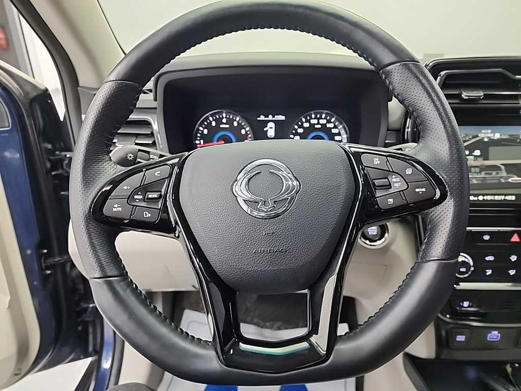 Ssangyong Tivoli - Vista 9