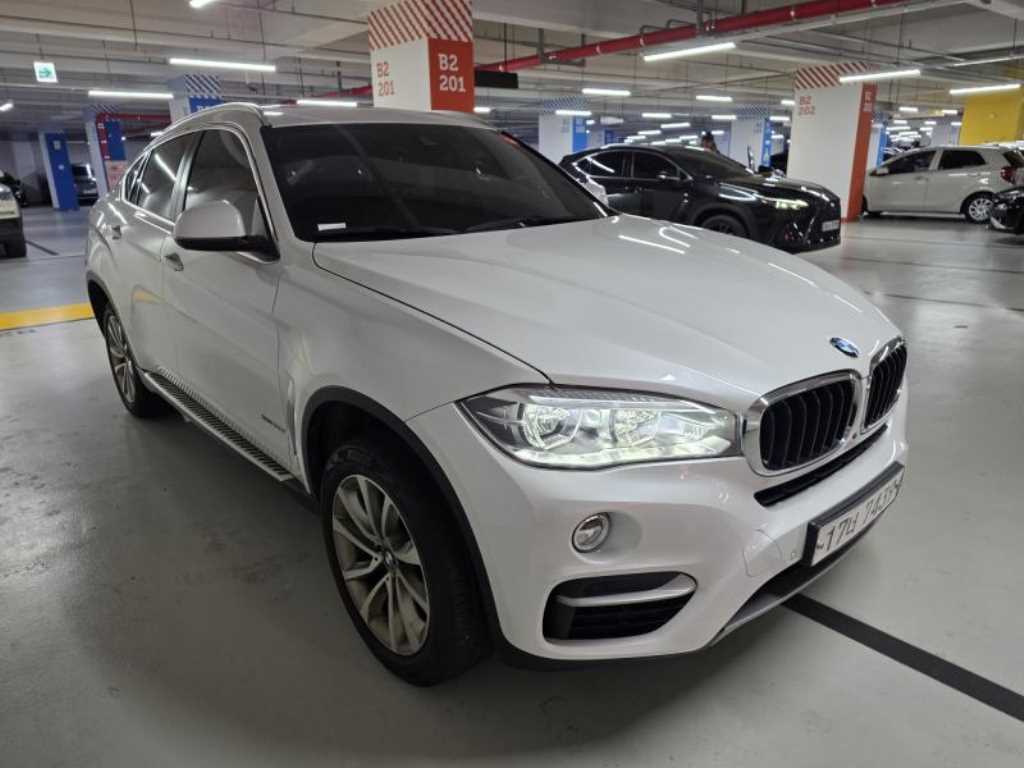 BMW X6 - Vista 6