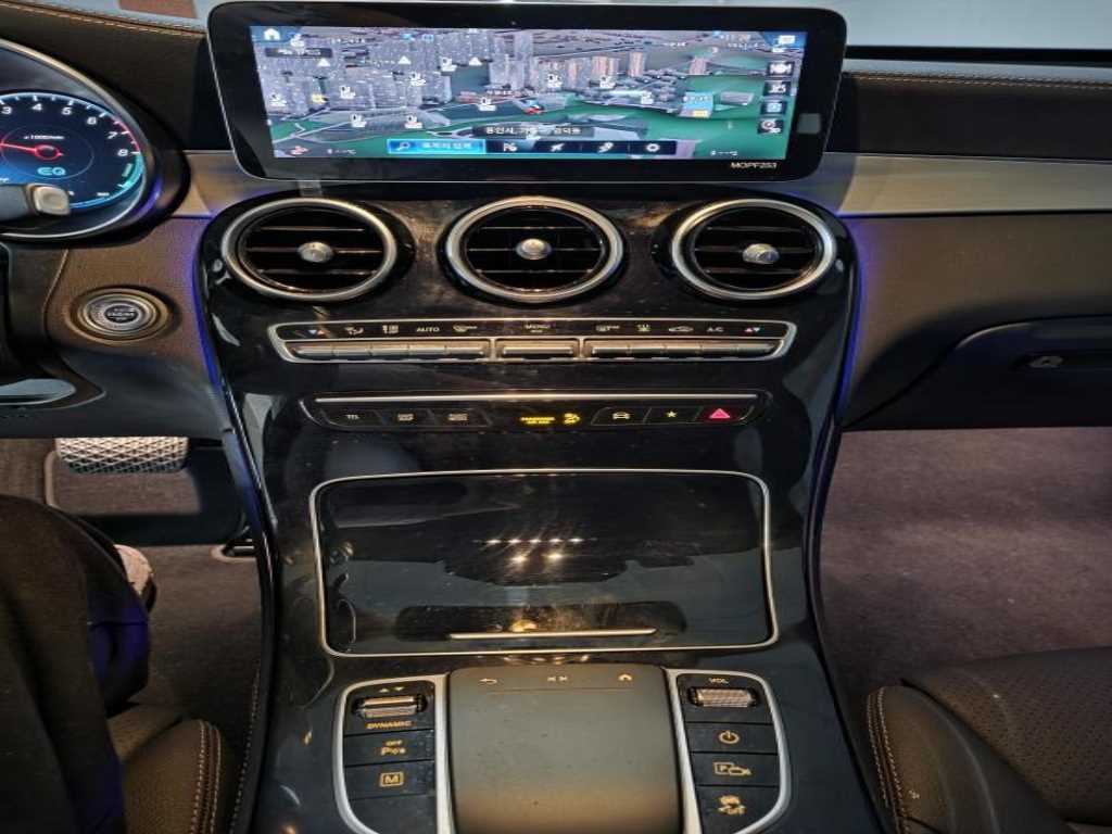 Mercedes Benz GLC Class - Vista 11