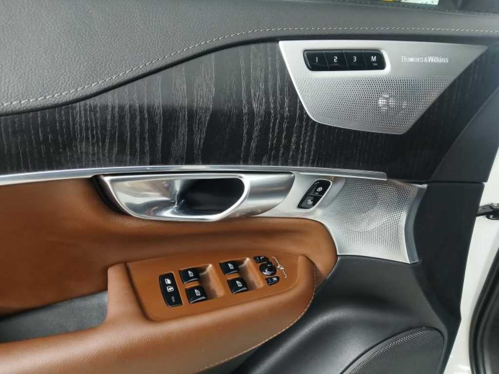 Volvo XC90 - Vista 10