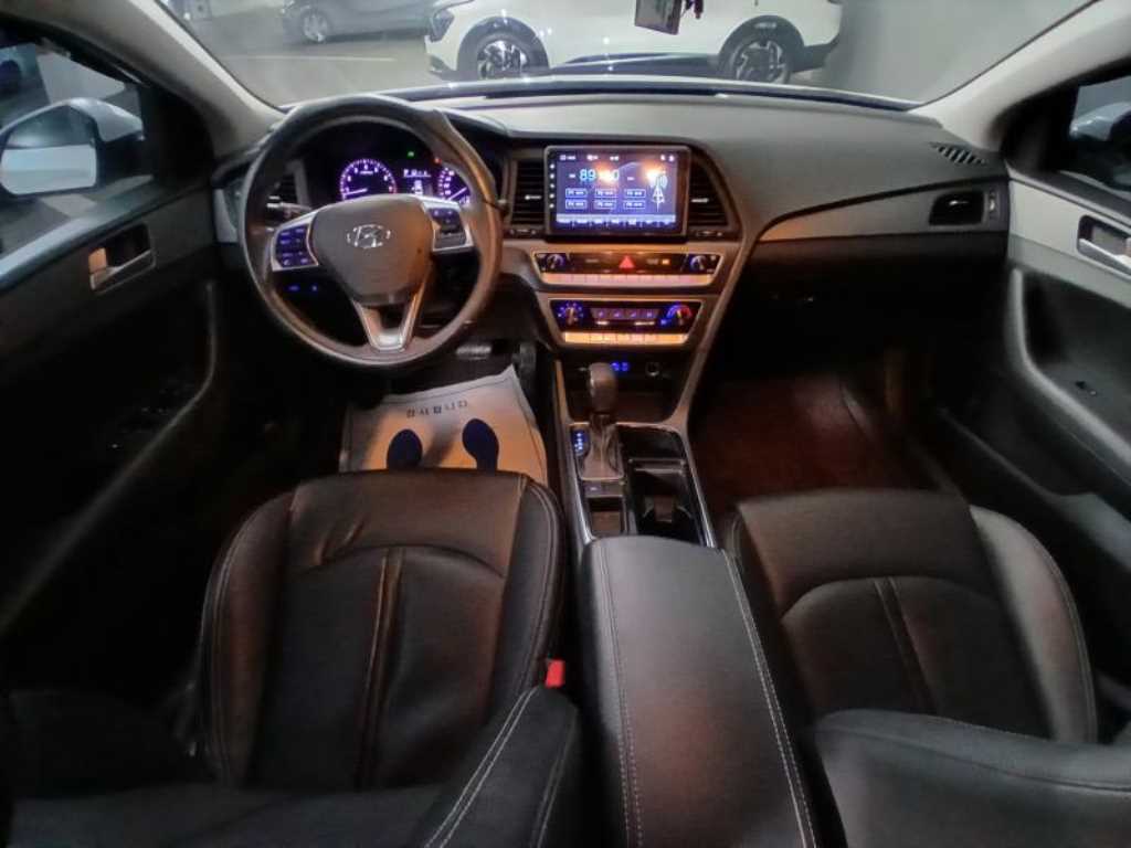 HYUNDAI Sonata - Vista 6