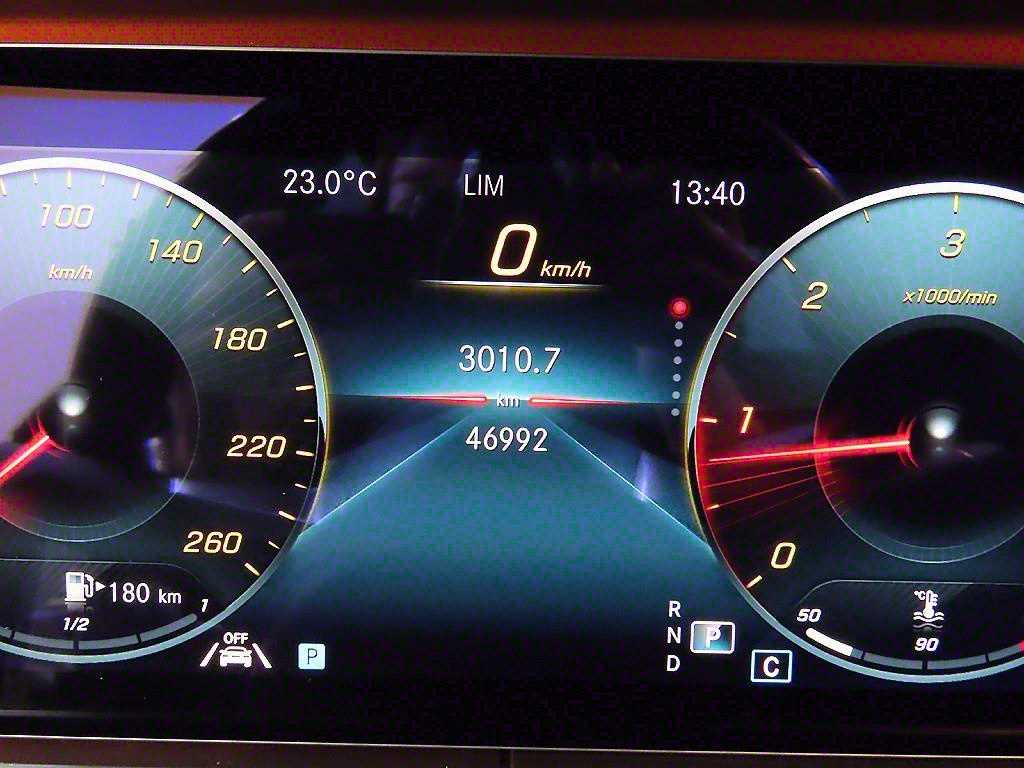 Mercedes Benz E class - Vista 8