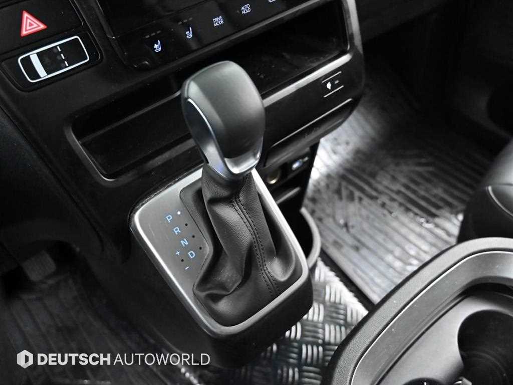 HYUNDAI Staria - Vista 9