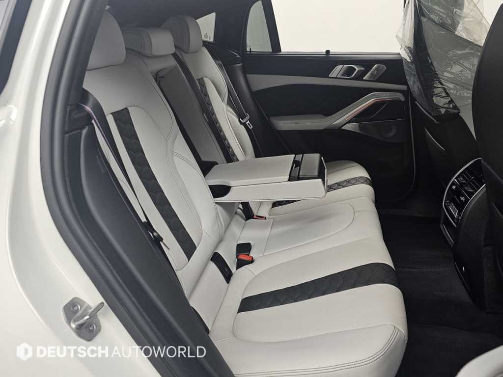 BMW X6M - Vista 12