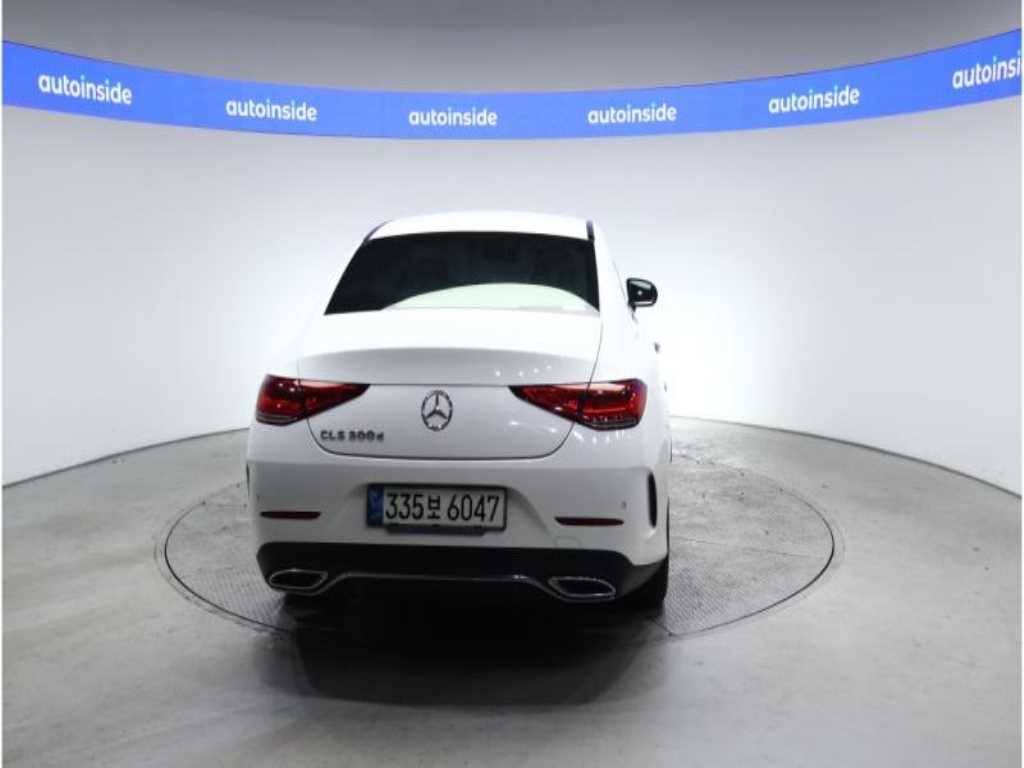 Mercedes Benz CLS Class - Vista 4