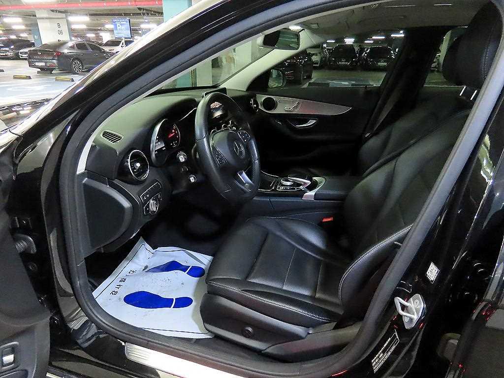 Mercedes Benz C Class - Vista 6