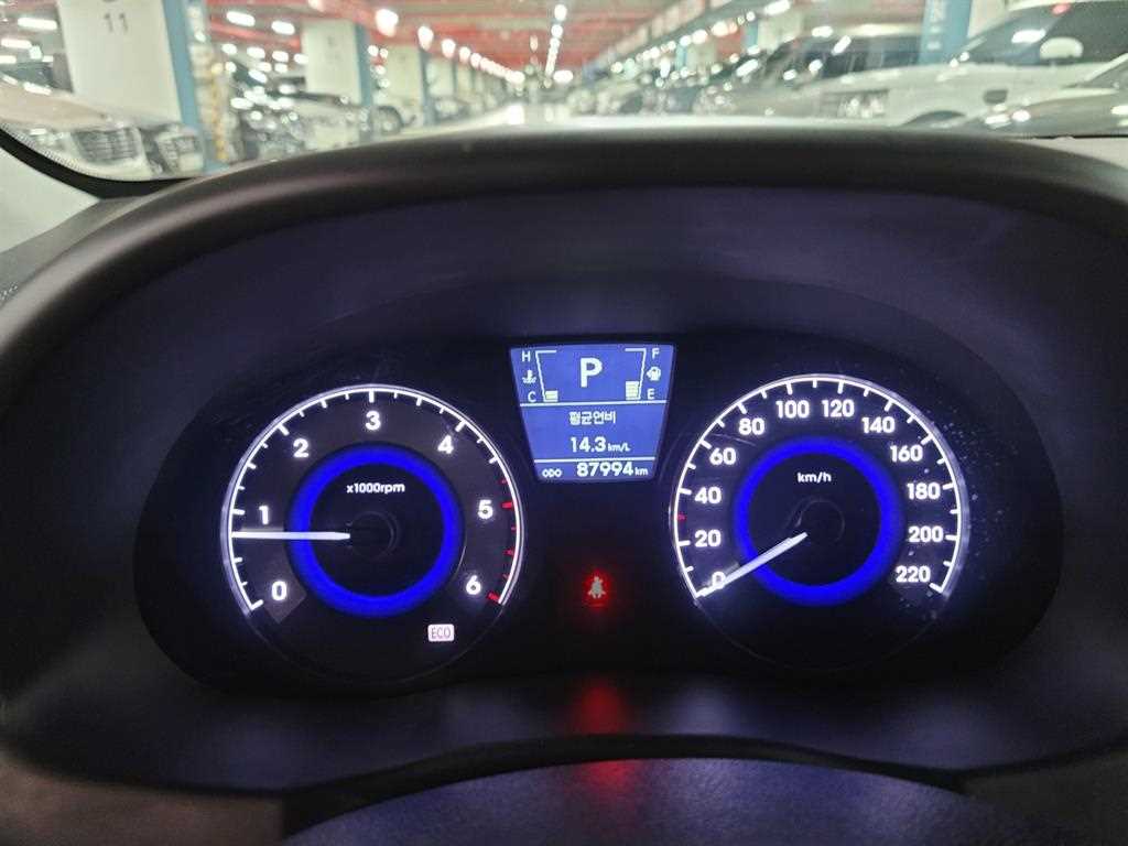 HYUNDAI Accent 2014 Gris - Importación desde Corea - HF Imports Iquique - Foto 16