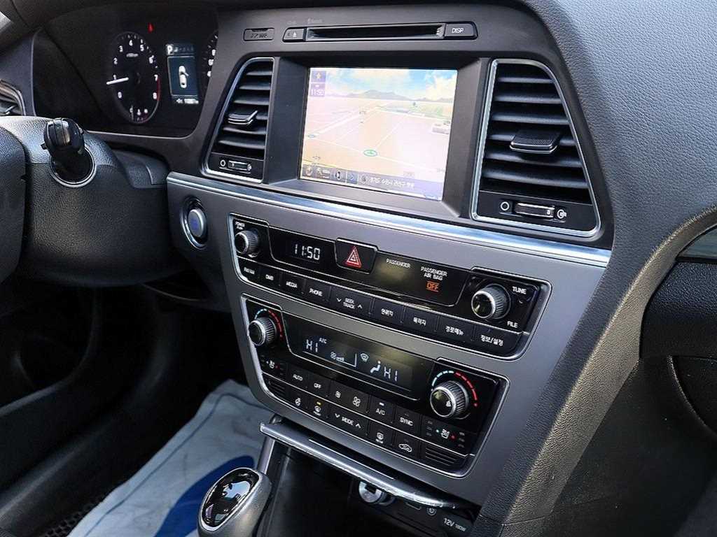 HYUNDAI Sonata - Vista 11