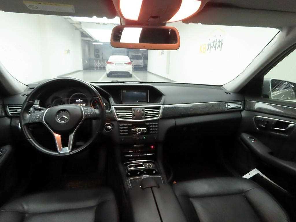 Mercedes Benz E class - Vista 7