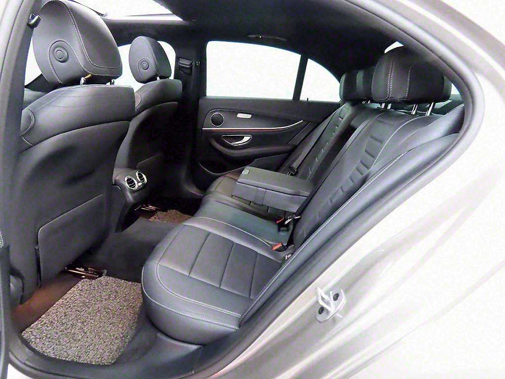 Mercedes Benz E class - Vista 6