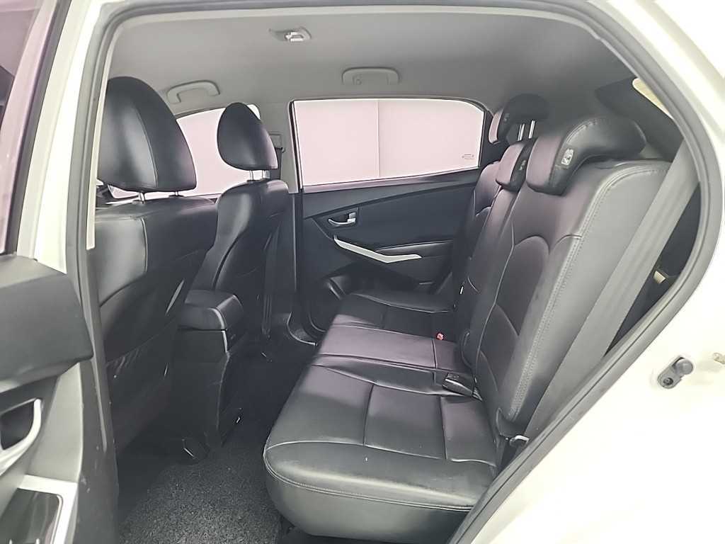 Ssangyong Korando - Vista 12