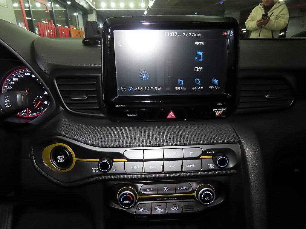 HYUNDAI Veloster - Vista 11