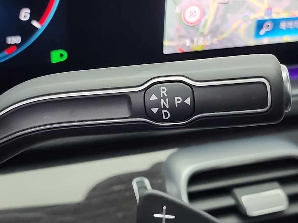 Mercedes Benz GLE Class - Vista 8