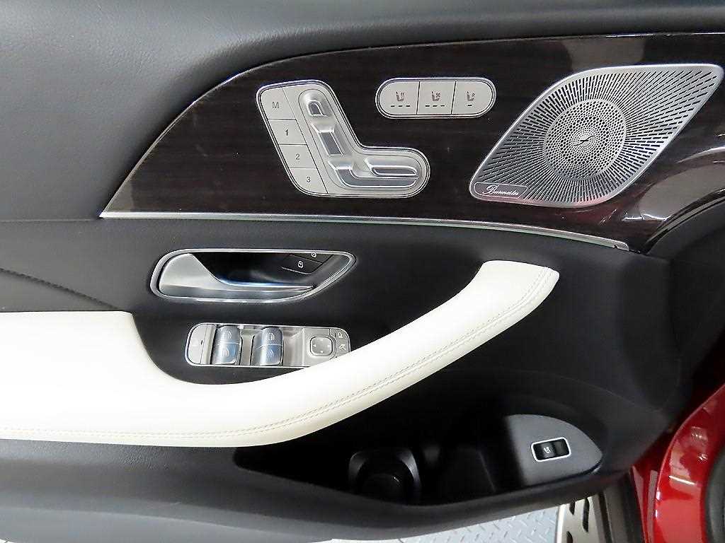 Mercedes Benz GLE Class - Vista 11