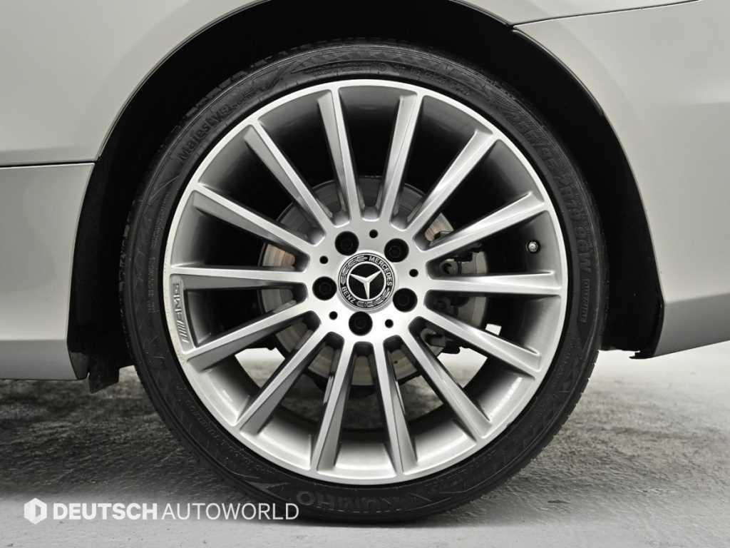 Mercedes Benz C Class - Vista 5