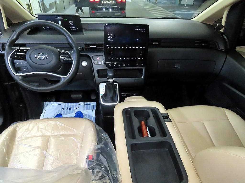 HYUNDAI Staria - Vista 9