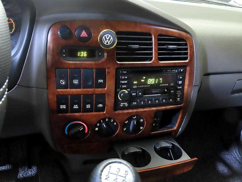 KIA Bongo 3 Minibus - Vista 11