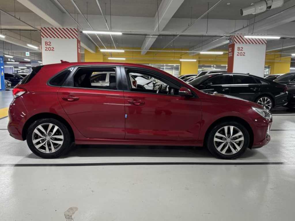 HYUNDAI i30 - Vista 5