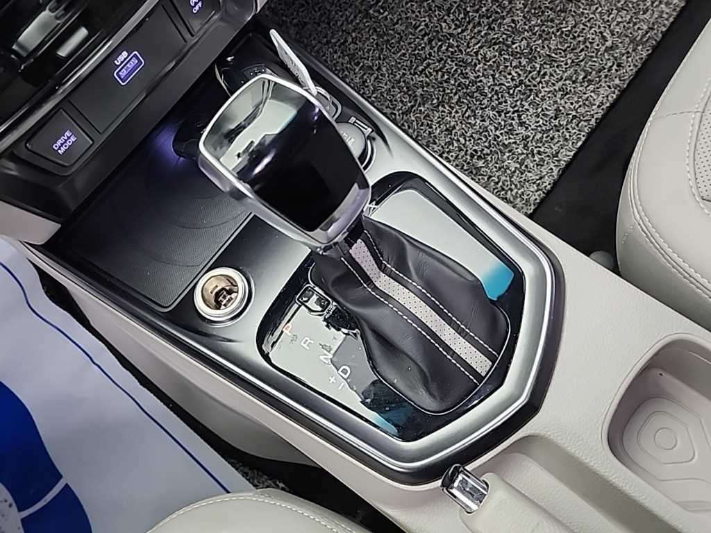 Ssangyong Tivoli - Vista 8