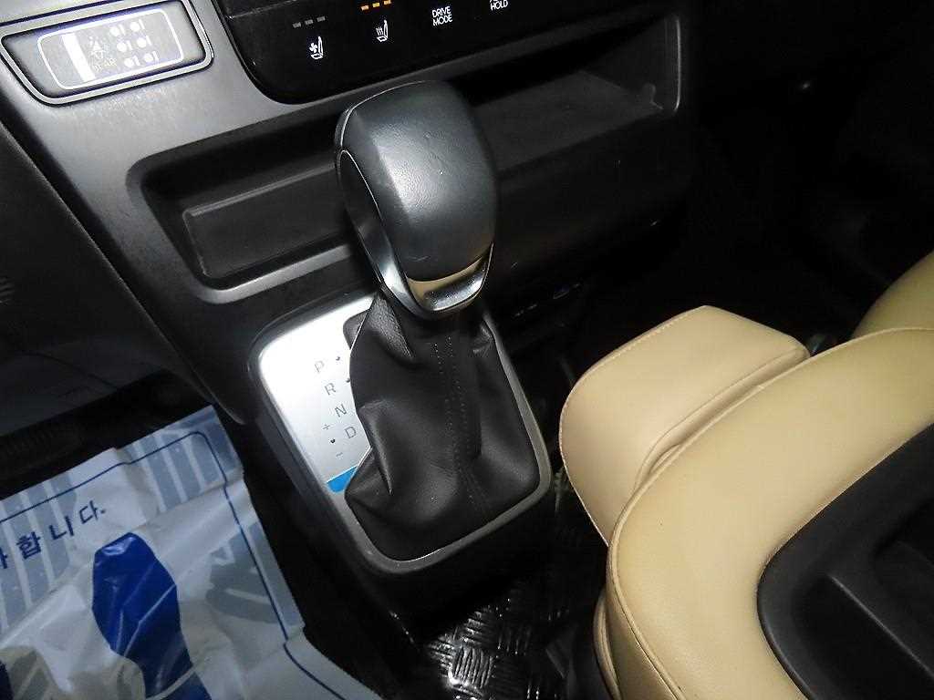 HYUNDAI Staria - Vista 12