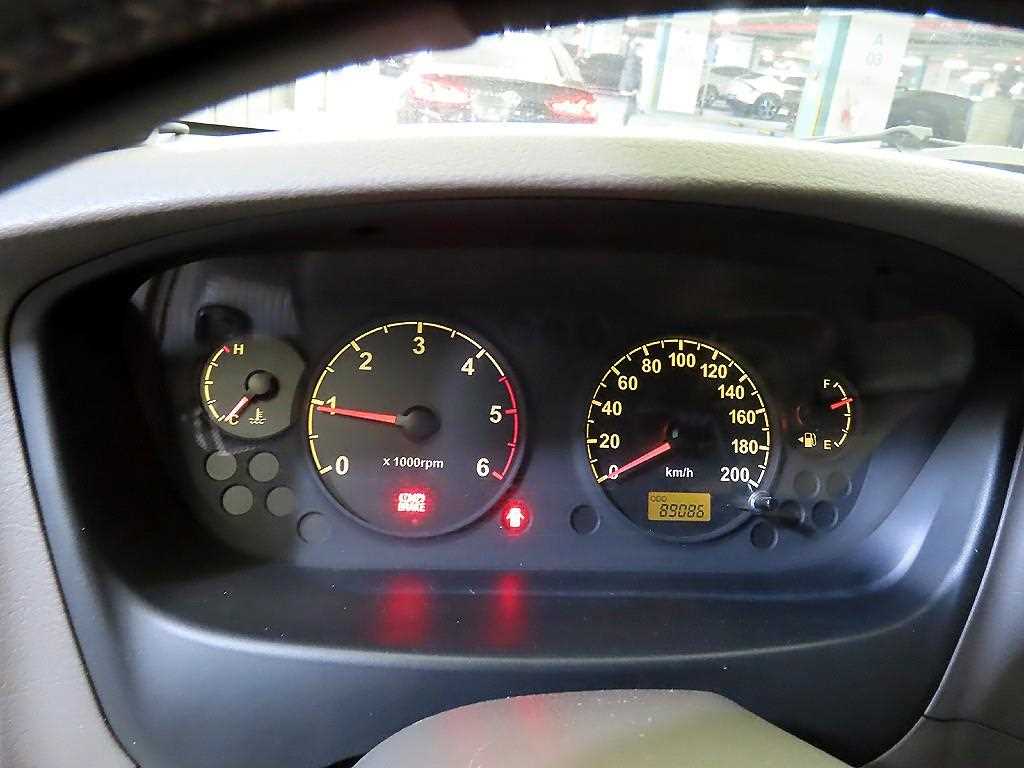 KIA Bongo 3 Minibus - Vista 9