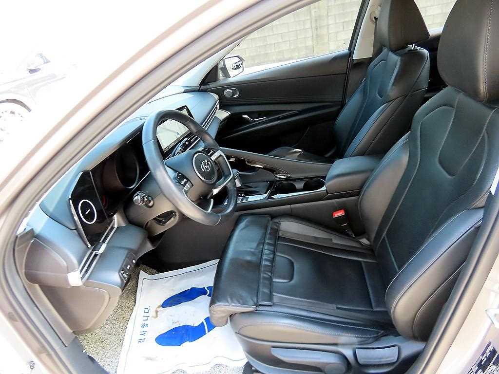 HYUNDAI Avante - Vista 5