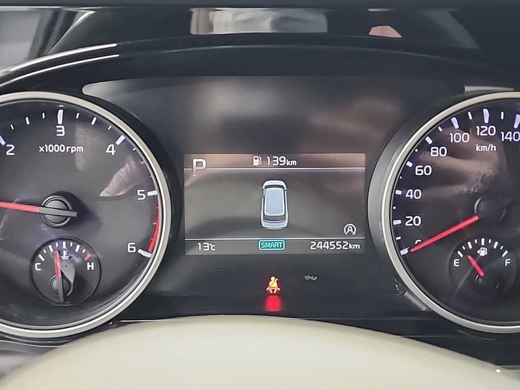 KIA Carnival - Vista 6