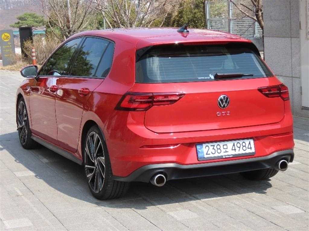 Volkswagen Golf - Vista 4
