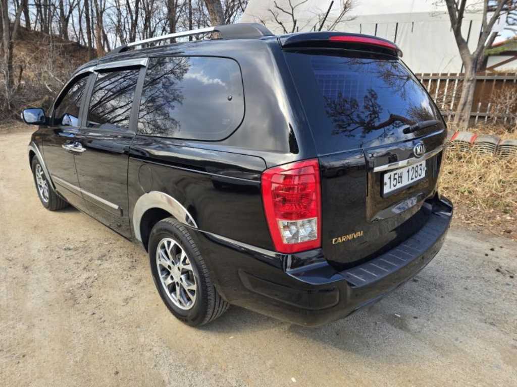 KIA Carnival - Vista 6
